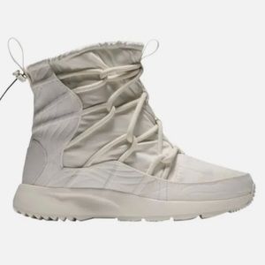 Nike Tanjun High Rise Women's Sneaker Boots